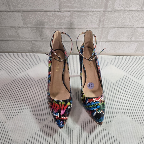 Liliana High Heels Colorful Retro Graffiti Print Size 8.5 Fun Party Date Night - Picture 3 of 9